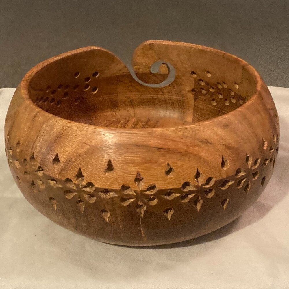 Handcrafted Rosewood Yarn Bowl-Knitting Crocheting-Starburst Design-6.5" D-EUC - Picture 7 of 8